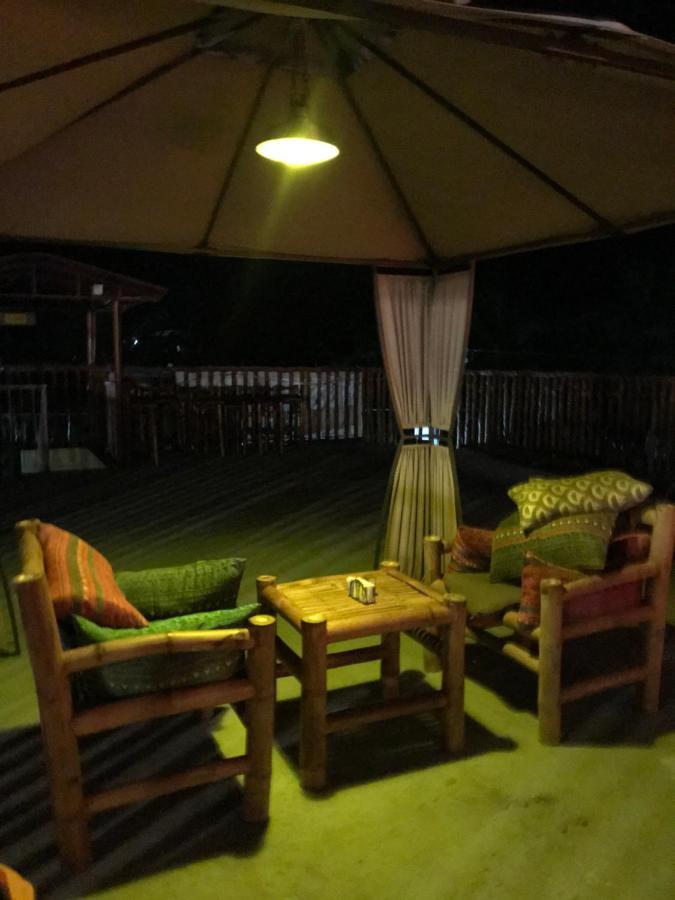 Hostel Lions Мамбахао Екстер'єр фото